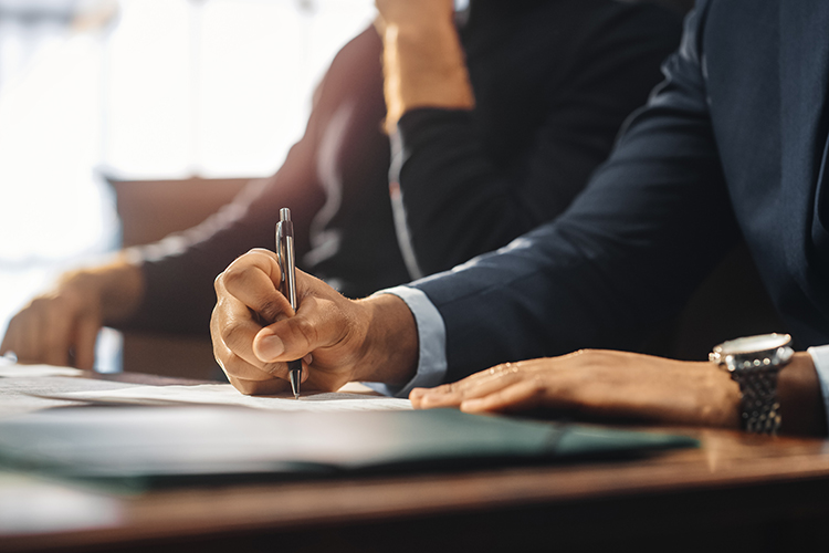 法務｜士業と連携し、複雑な交渉もワンストップ対応